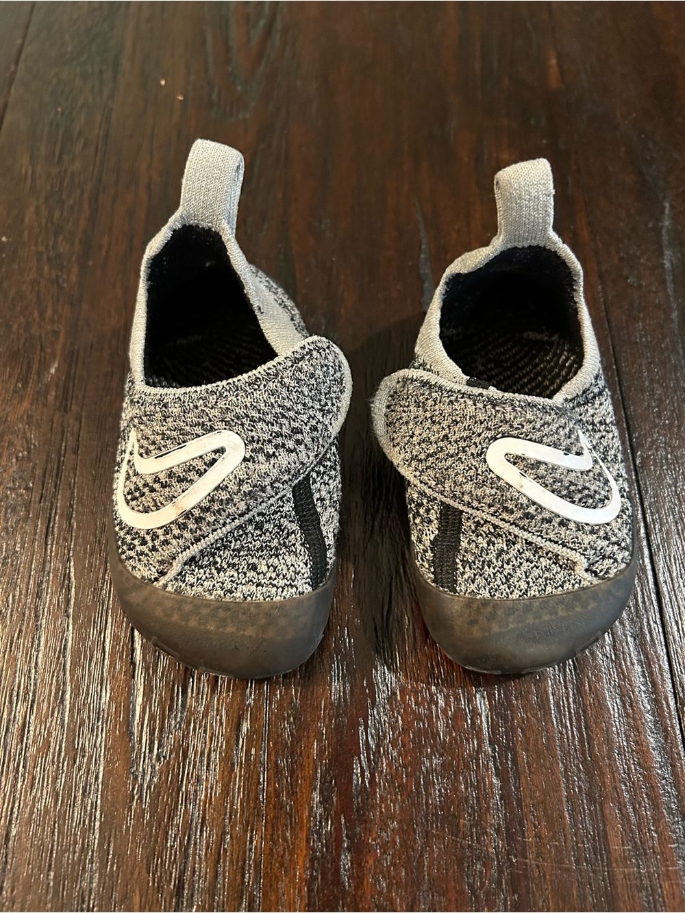 Nike Swoosh 1 Baby/Toddler Flyknit Shoes Black Grey White - size 5